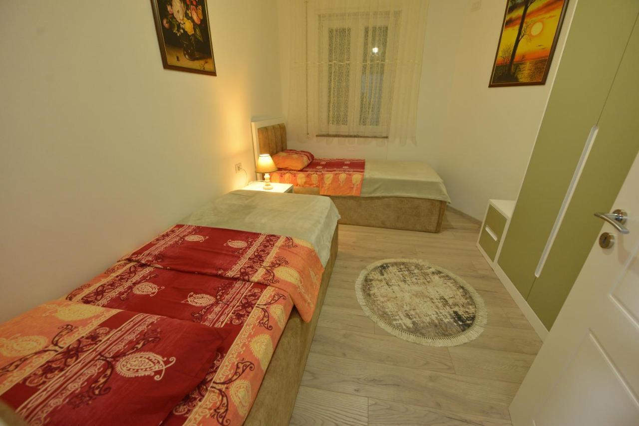 Denis Comfort Apartment Shkodër Eksteriør billede